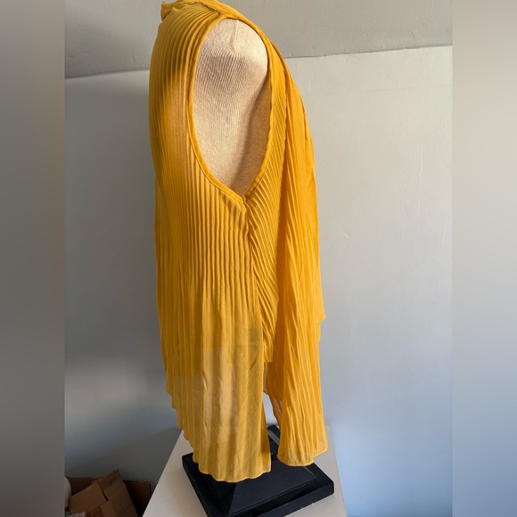New Look Yellow Crimped Sheer Blouse Tank 2x - Picture 8 of 8